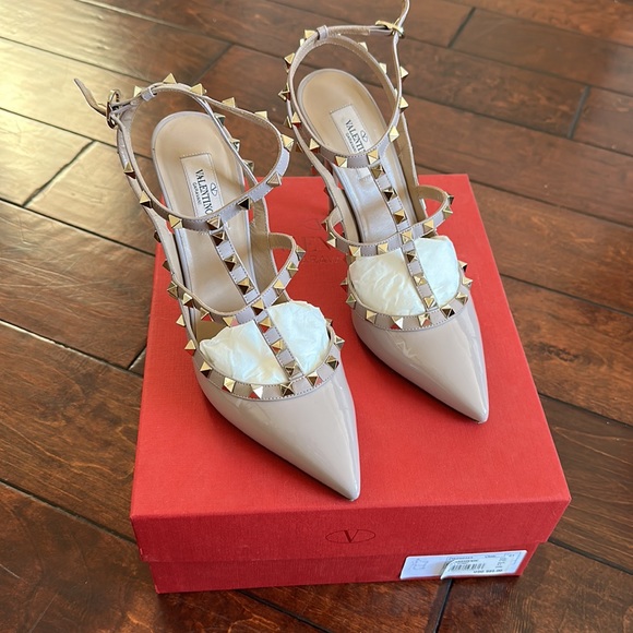 Valentino Garavani Rockstud Patent Leather Ankle-Strap Caged Pumps - Picture 4 of 11